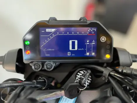 YAMAHA MT-03 300 ABS, Foto 12