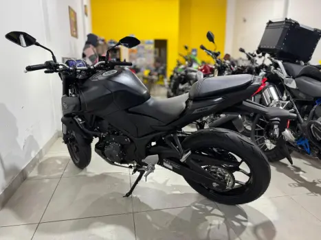 YAMAHA MT-03 300 ABS, Foto 7