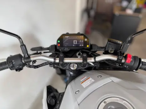 YAMAHA MT-03 300 ABS, Foto 12