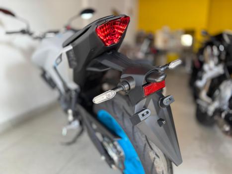 YAMAHA MT-03 300 ABS, Foto 9