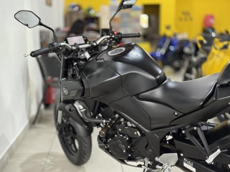 YAMAHA MT-03 300 ABS, Foto 10