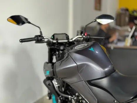 YAMAHA MT-03 300 ABS, Foto 12