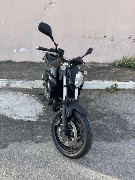YAMAHA MT-03 660 , Foto 2