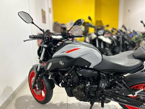 YAMAHA MT-07 700 ABS, Foto 7