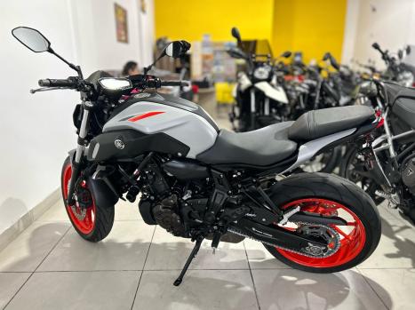 YAMAHA MT-07 700 ABS, Foto 6