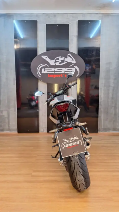 YAMAHA MT-07 700 ABS, Foto 6