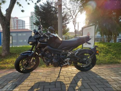 YAMAHA MT-09 850 ABS, Foto 2