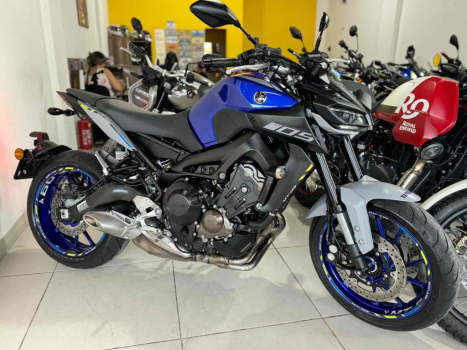 YAMAHA MT-09 850 ABS, Foto 1