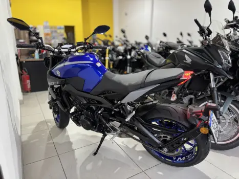 YAMAHA MT-09 850 ABS, Foto 6