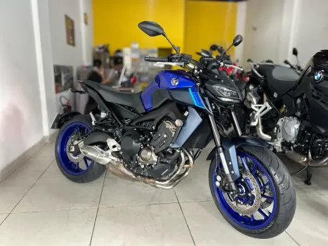 YAMAHA MT-09 850 ABS, Foto 1
