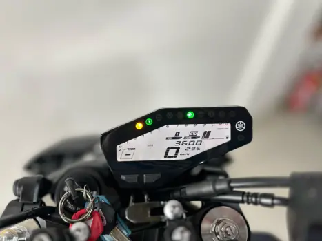YAMAHA MT-09 850 ABS, Foto 12