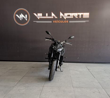 YAMAHA MT-09 850 ABS, Foto 2