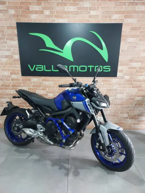 YAMAHA MT-09 850 ABS, Foto 4