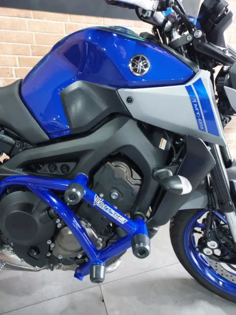 YAMAHA MT-09 850 ABS, Foto 6
