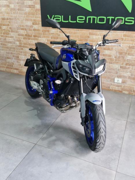 YAMAHA MT-09 850 ABS, Foto 3