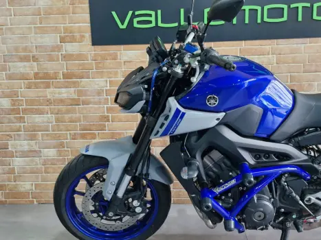 YAMAHA MT-09 850 ABS, Foto 4