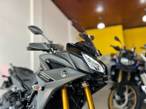 YAMAHA MT-09 Tracer GT 900 , Foto 2
