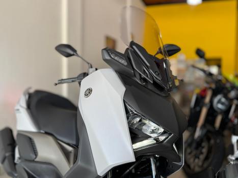 YAMAHA Xmax 250 , Foto 2