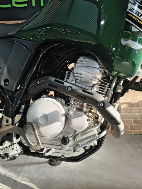 YAMAHA XTZ 250 TENER, Foto 11