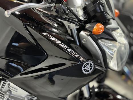 YAMAHA YS Fazer 250 LIMITED EDITION, Foto 3