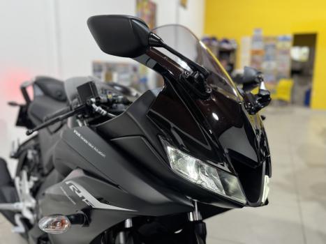 YAMAHA YZF R15 150 ABS, Foto 2