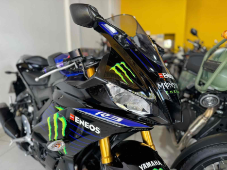 YAMAHA YZF R3 320 ABS, Foto 2