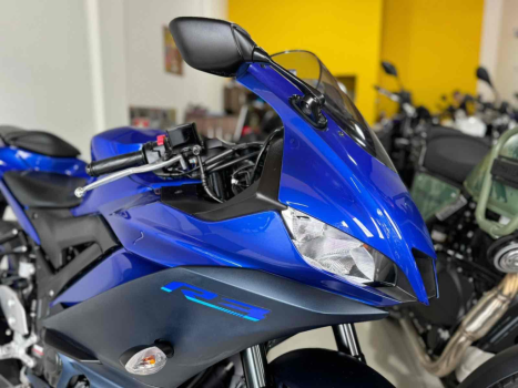 YAMAHA YZF R3 320 ABS, Foto 2