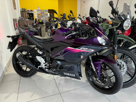 YAMAHA YZF R3 320 ABS, Foto 1