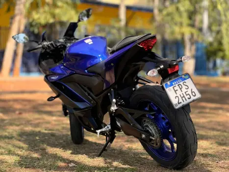 YAMAHA YZF R3 320 ABS, Foto 2