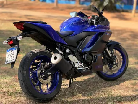 YAMAHA YZF R3 320 ABS, Foto 4