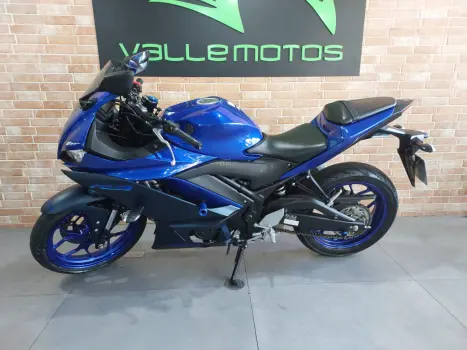 YAMAHA YZF R3 320 ABS, Foto 2