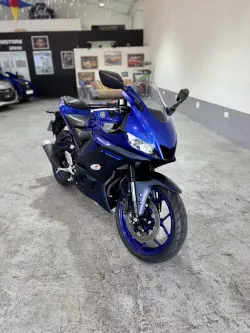 YAMAHA R 320 