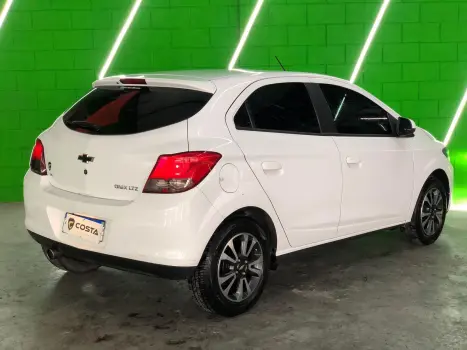 CHEVROLET Onix Hatch 1.4 4P FLEX LTZ, Foto 6