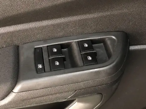 CHEVROLET Onix Hatch 1.4 4P FLEX LTZ, Foto 15