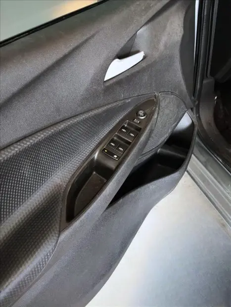 CHEVROLET Onix Hatch 1.0 12V 4P FLEX LT TURBO, Foto 9