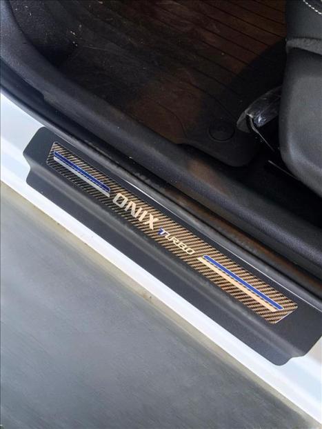 CHEVROLET Onix Hatch 1.0 12V 4P FLEX PREMIER TURBO AUTOM�TICO, Foto 9