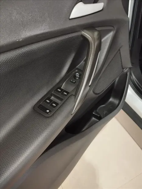 CHEVROLET Tracker 1.0 12V 4P FLEX TURBO LT AUTOM�TICO, Foto 9