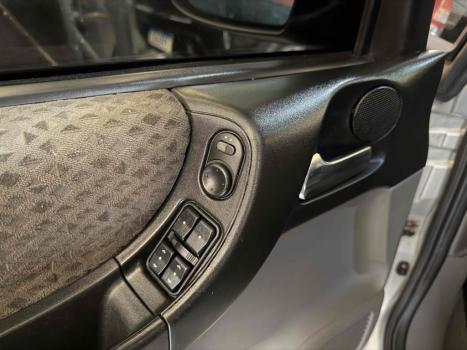 CHEVROLET Zafira 2.0 4P ELEGANCE AUTOM�TICO, Foto 9