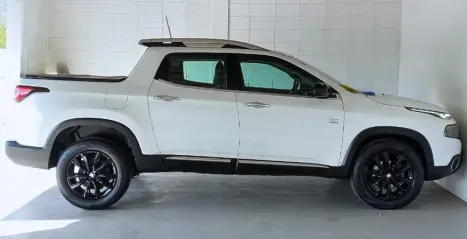 FIAT Toro 2.0 16V 4P VOLCANO 4WD TURBO DIESEL AUTOMÁTICO, Foto 3 FIAT Toro 2.0 16V 4P VOLCANO 4WD TURBO DIESEL AUTOMÁTICO, Foto 3