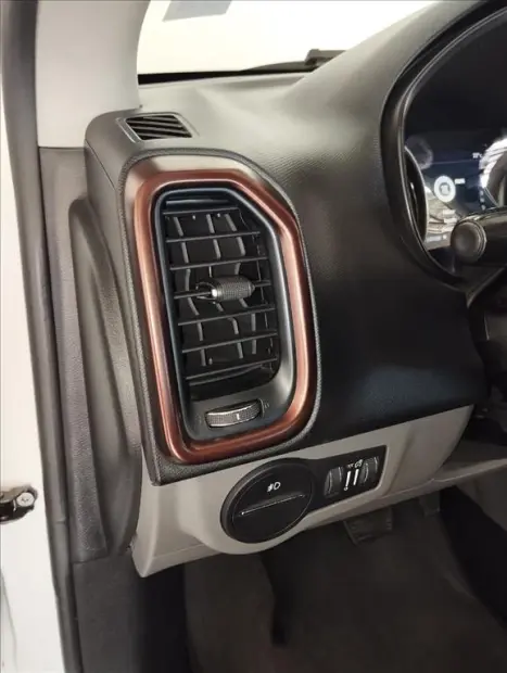 FIAT Toro 2.0 16V 4P VOLCANO 4WD TURBO DIESEL AUTOMÁTICO, Foto 9 FIAT Toro 2.0 16V 4P VOLCANO 4WD TURBO DIESEL AUTOMÁTICO, Foto 9