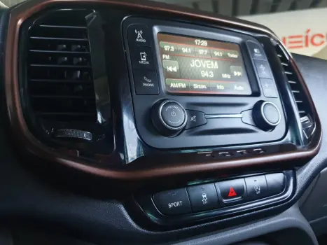 FIAT Toro 2.4 16V 4P MULTIAIR FLEX VOLCANO AUTOM�TICO, Foto 16