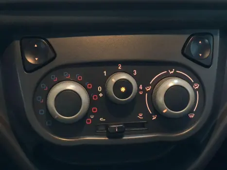 FIAT Uno 1.0 FLEX VIVACE CELEBRATION, Foto 13