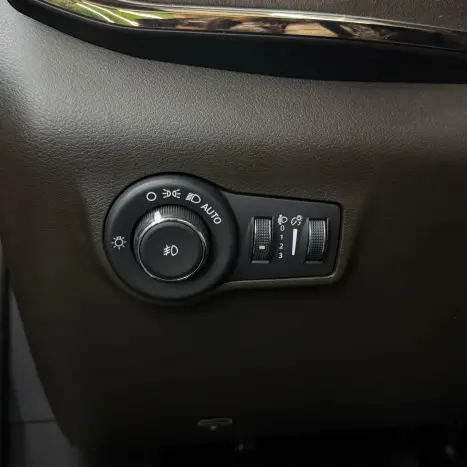 JEEP Commander 1.3 16V 4P FLEX T270 OVERLAND TURBO AUTOMÁTICO AT6, Foto 16