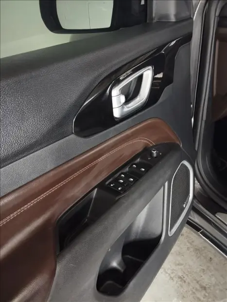 JEEP Commander 2.0 16V 4P TD380 OVERLAND TURBO DIESEL AUTOMTICO, Foto 9