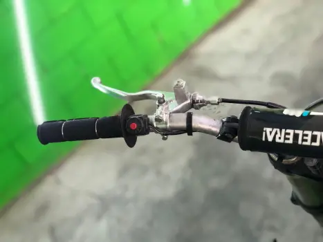 KAWASAKI KX 250 F , Foto 8 KAWASAKI KX 250 F , Foto 8