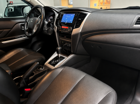 MITSUBISHI L 200 Triton 2.4 16V SPORT HPE-S 4X4 CABINE DUPLA TURBO DIESEL AUTOM�TICO, Foto 9