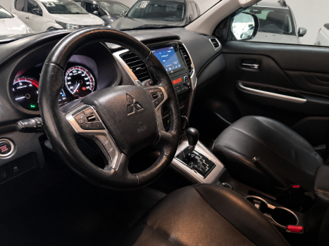 MITSUBISHI L 200 Triton 2.4 16V SPORT HPE-S 4X4 CABINE DUPLA TURBO DIESEL AUTOM�TICO, Foto 10