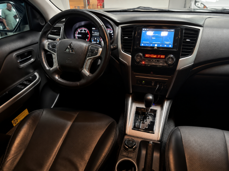 MITSUBISHI L 200 Triton 2.4 16V SPORT HPE-S 4X4 CABINE DUPLA TURBO DIESEL AUTOM�TICO, Foto 11