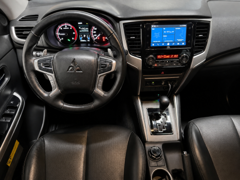 MITSUBISHI L 200 Triton 2.4 16V SPORT HPE-S 4X4 CABINE DUPLA TURBO DIESEL AUTOM�TICO, Foto 12
