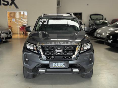 NISSAN Frontier 2.3 16V PLATINUM CABINE DUPLA 4X4 BI-TURBO DIESEL AUTOM�TICO, Foto 4